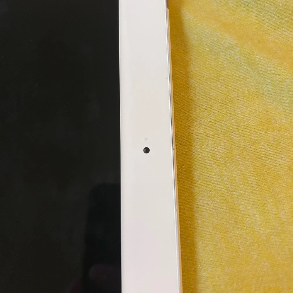 Apple iPad - Silver